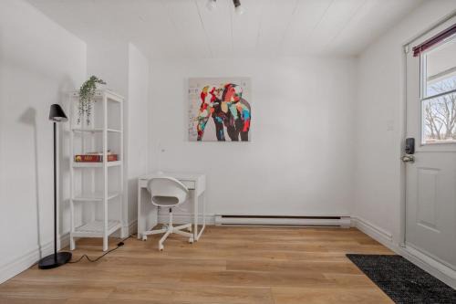 Maizerets Apartment | Le Petit Cozy, 1 CH, Bureau, Enfant-Jésus