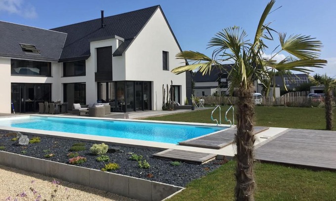 Saint-Coulomb Apartment | Le Petit Lupin