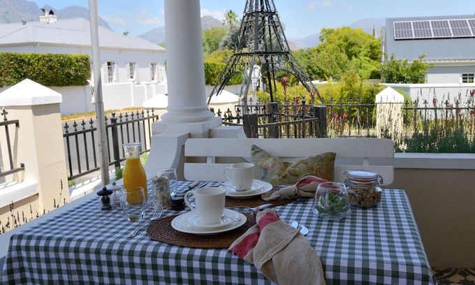 Franschhoek Bed & Breakfast | Le Petit Paris