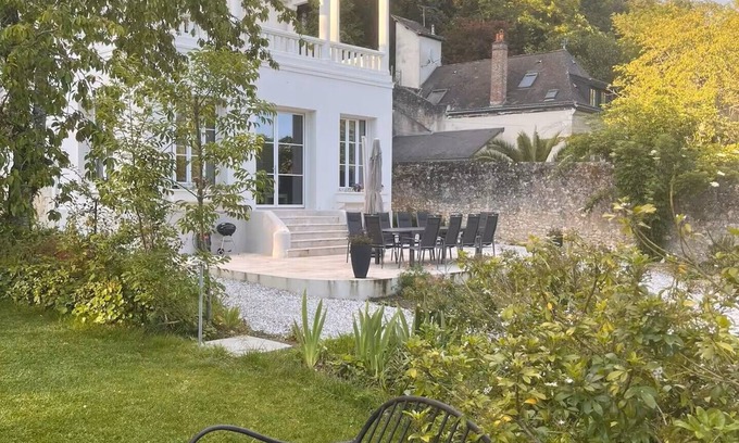 Rochecorbon Villa | Le Petit Versailles Loire Tours