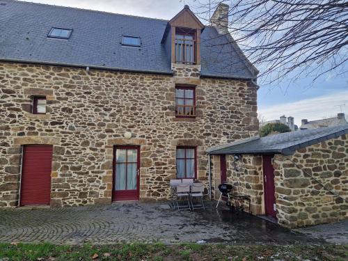 Le Rosais-La Flourie Apartment | Le Phare - Appartement cosy en centre ville