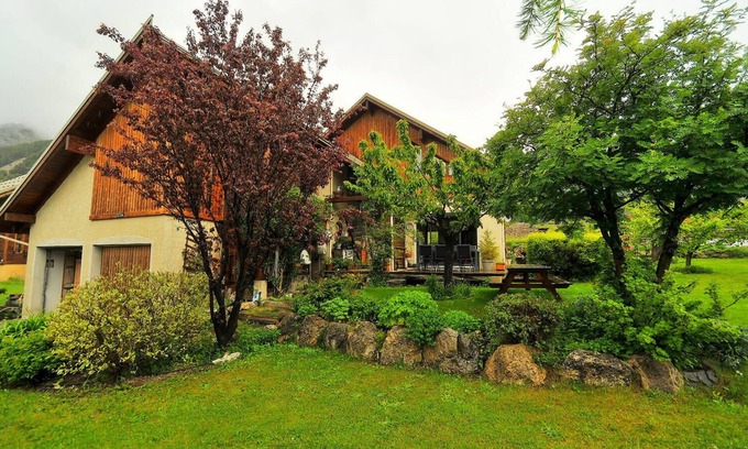 Nevache Ski Chalet | Le Pied des Thûres - Family Chalet to host memorable moments!