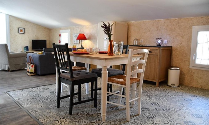 Malaucene Apartment | Le pigeonnier