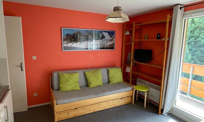 Le Pleynet Apartment | Le Pleynet: 2P Cabin, 30m², 6 pers, 300m from slopes, balcony, elevator