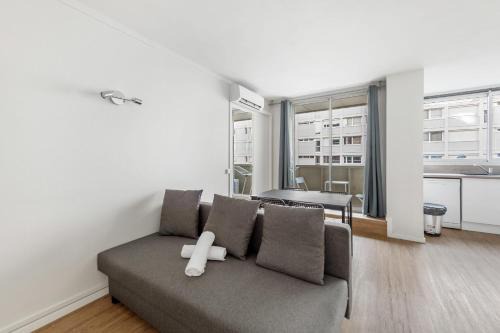 Republique - Tolstoi Apartment | Le racine - 2 bedroom apartment with balcony Villeurbanne center
