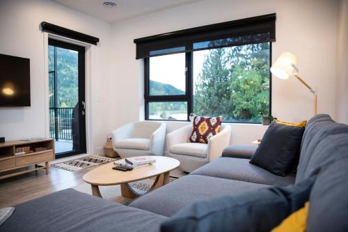 Revelstoke House | Le Refuge - Revelstoke Condo with Hot Tub