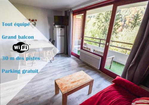 Saint-Jean-dʼAulps Apartment | Le Relai S31 - Grand et lumineux studio avec coin montagne 4-6 pers, tout équipé, avec WIFI, à 30m des pistes avec un grand balcon, DRAPS NON COMPRIS