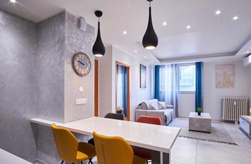 Quartier Exposition-Bajatiere Apartment | Le Royal Princess - Centre-Ville - Climatisation
