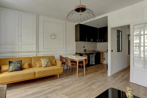 Saint-Louis Apartment | Le Royale Louis 14