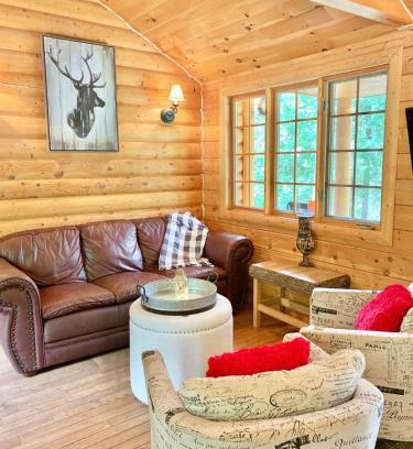 Mauricie Ski Chalet | Le RustiChic Chalet