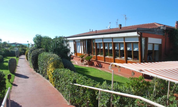 Viareggio House | Le Sable Fin Beach House