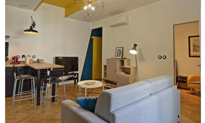 Nimes City Centre Apartment | Le Sensas - Climatisation et Centre