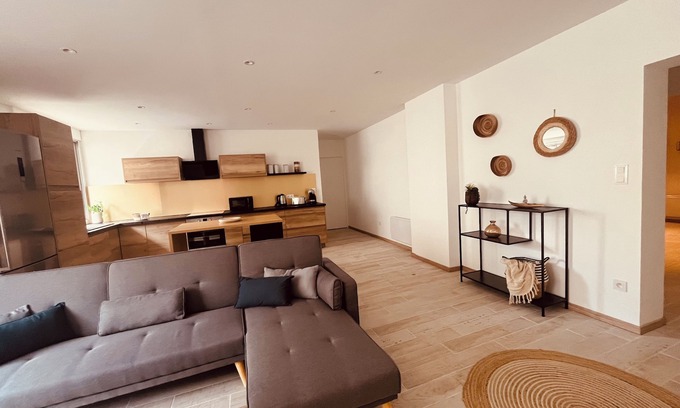 Costieres Apartment | Le serenity: spacious P4/115m2 + parking lot