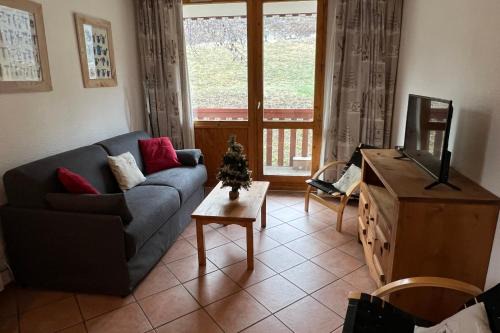 Montalbert Apartment | le signal 105 apartment in residence 50 meters from slopes 4-6 people