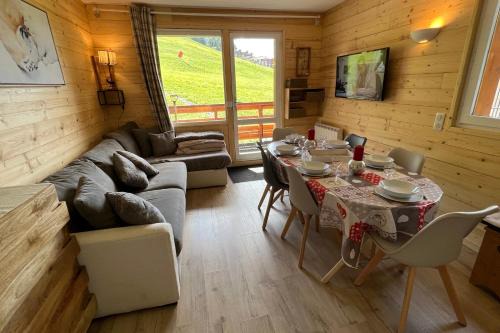 Montalbert Apartment | Le Solaret 1 4-6 person