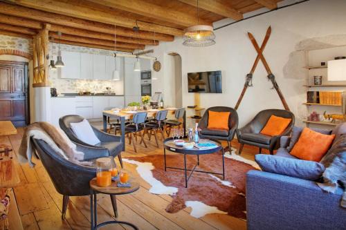 Annecy Old Town Ski Chalet | Le SwansDoors - OVO Network