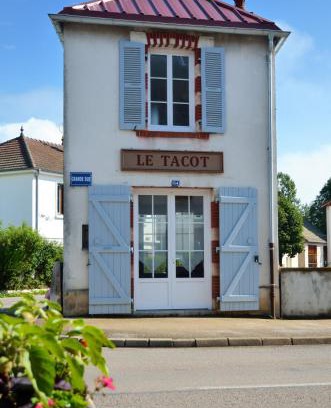 Pont-de-Poitte House | Le Tacot