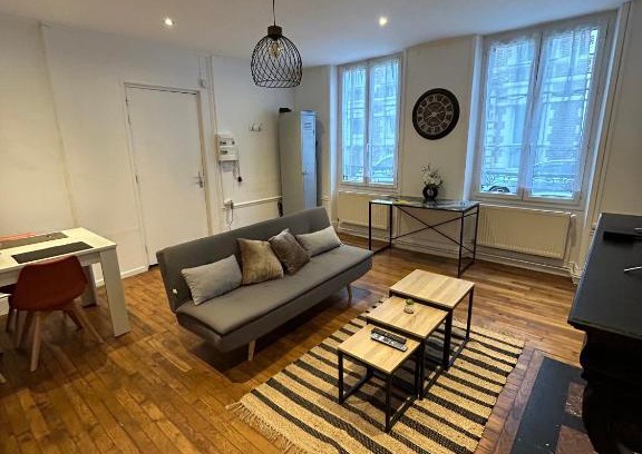 Saint-Quentin Apartment | Le voltaire 1 chez Adrien