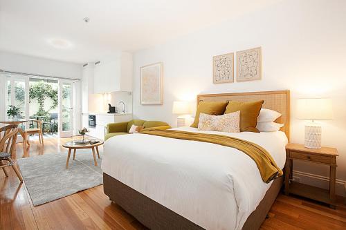 Lewisham Apartment | Leafy and Tranquil Inner West Studio Apartment