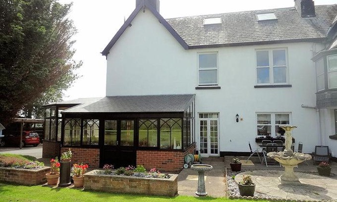 Tywyn Bed & Breakfast | Leahurst Bed and Breakfast