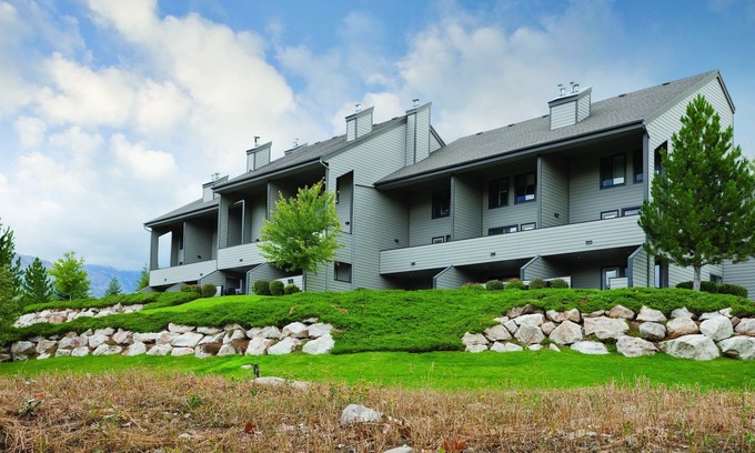 Wolf Creek Resort | Leave your worries at the door!