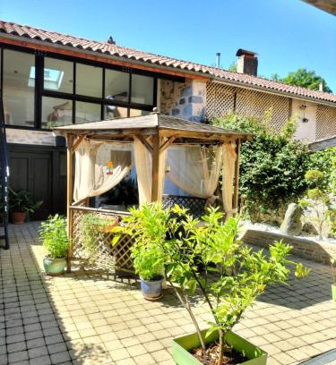 Izaut-de-l'Hotel Bed & Breakfast | Lecarréblanc