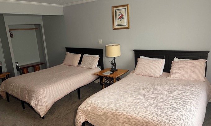 Wilmington Hotel | Ledgerock at Whiteface - Deluxe Double Room