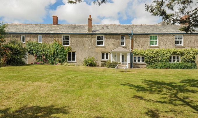 Bude Cottage | LEE BARTON FARMHOUSE, family friendly, with open fire in Bude