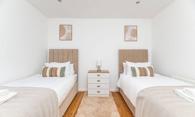 Pudsey House | Leeds Contractor Home | Parking | Yorksha Property