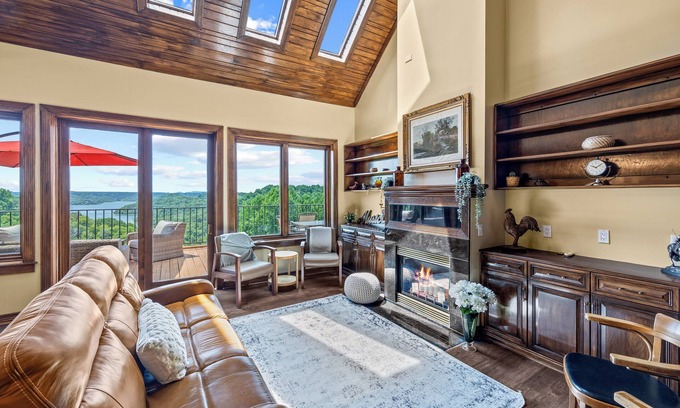 Silver Point House | Leeric Lodge & Resort on Center Hill Lake -Mtn top w/lake Views & Heated Pool
