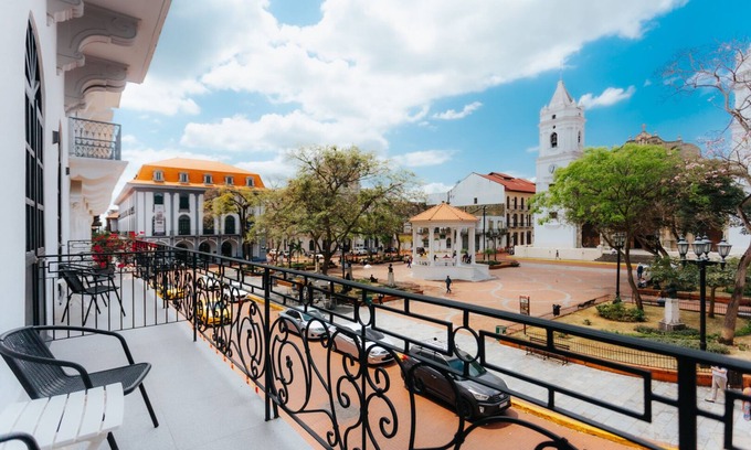 Casco Viejo Apartment | Lefevre 1C
