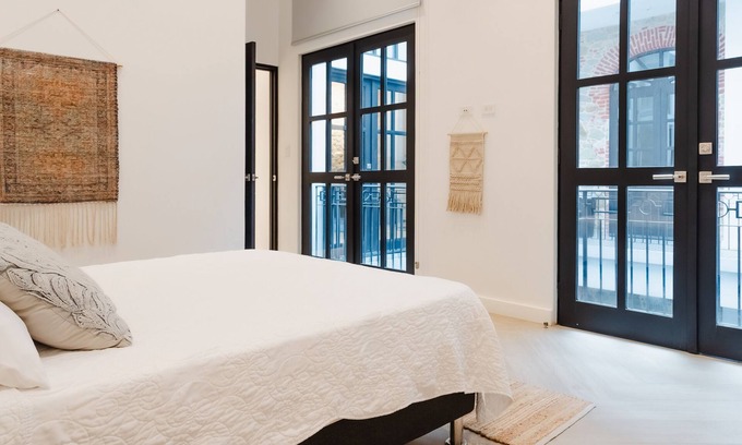 Casco Viejo Apartment | Lefevre 2A