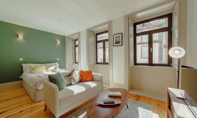Lapa Apartment | Legacy Oporto Design Apartment D by Vacationy