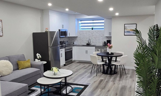 Northeast Edmonton House | Legal One Bedroom Basement Suite with a Seperate Entrance and Full Kitchen