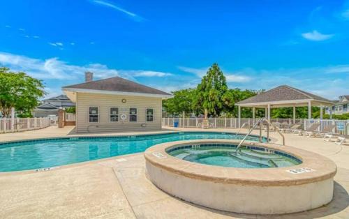 Red Hill House | Legends Resort Home with Golf, Family Stay