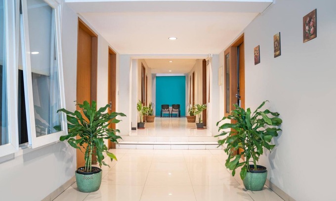 East Jakarta Hotel | LeGreen Suite Tebet