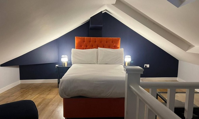 Soho Apartment | Leicester Square 1st Floor Studio