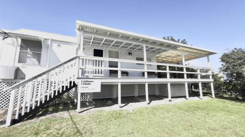 Yamba House | Leightons Cottage, 8 Campbell Lane