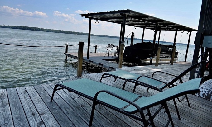 Athens House | Leisure Time Lake House with Large Boat Dock