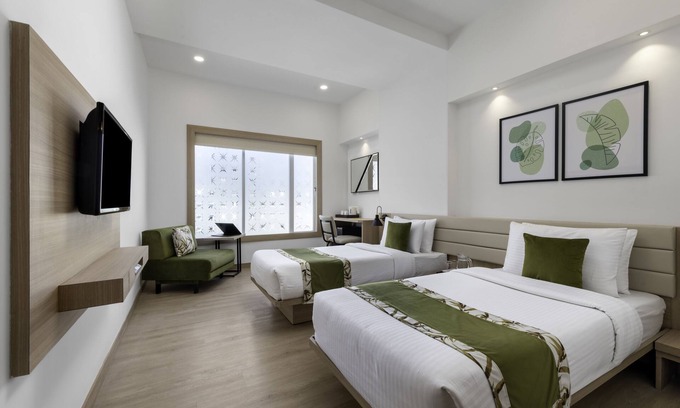 Sayajiganj Hotel | Lemon Tree Hotel Vadodra