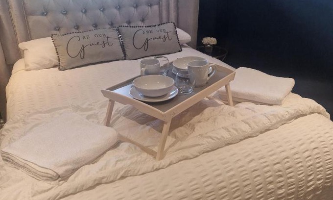 Hapsford Bed & Breakfast | Lenox Bed and Breakfast