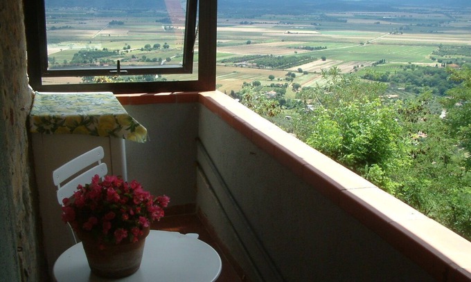 Buriano Apartment | Leo's house, peace and relaxation in a typical Maremma village ten minutes drive from the sea