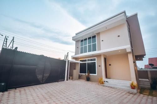 Kunduchi Apartment | LEON Home Quite & Comfort in Mbezi Beach