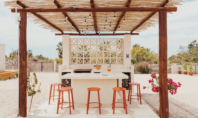 Todos Santos Cabin | Leonoch Containers
