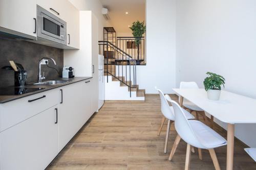 Montolivet Apartment | Les Arts Turia by Concept Flats