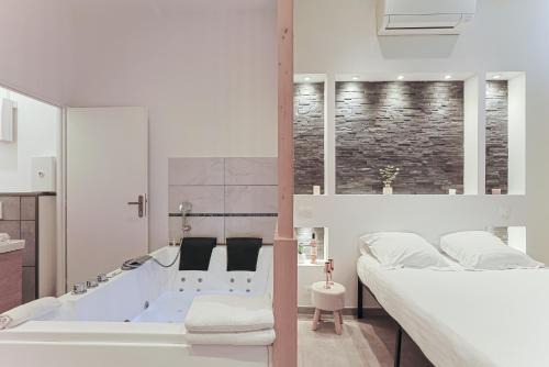 Villette - Maisons Neuves Apartment | LES BULLES DE MONA - Lola - Spa - Clim