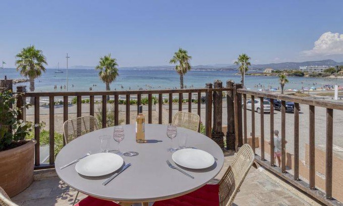 Le Brusc Apartment | Les Charmettes