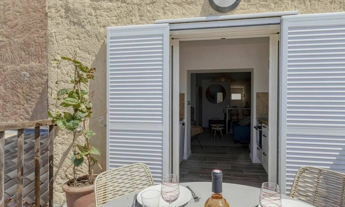 Le Brusc Apartment | Les Charmettes 125.1