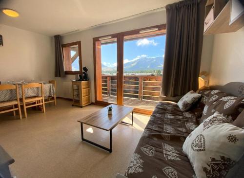Saint-Etienne-en-Devoluy Apartment | Les Chalets De Superd Dauphinelle - APPARTEMENT 10 PERSONNES EXPO SUD BALCON MAE-8314