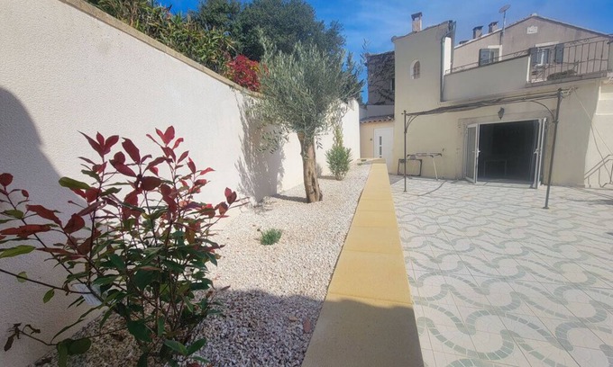 Bourg-Saint-Andeol House | "Les cigales" grand gîte